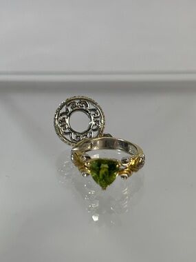 NWOT Gems En Vogue Palladium 18k Accents Genuine Peridot Ring Charm